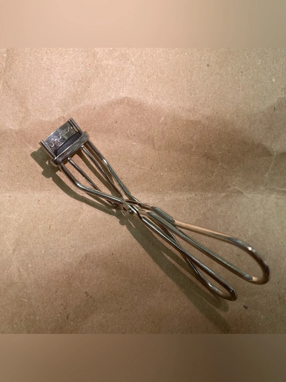 Shiseido mini eyelash curler